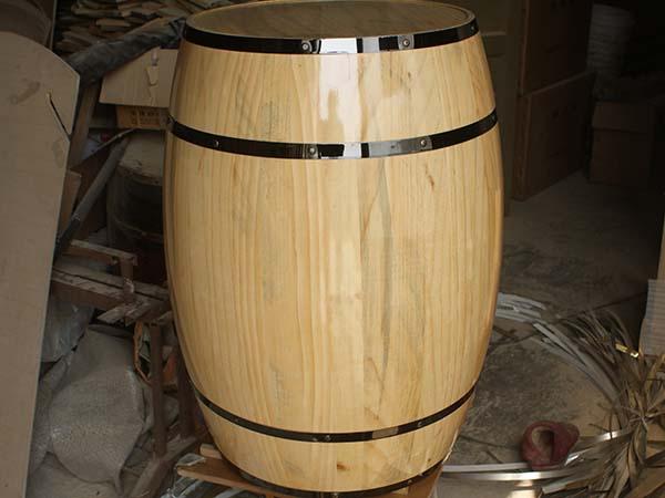 2003年成立,是一家以专业设计,鉴赏,生产,销售各类木质工艺酒桶为主的